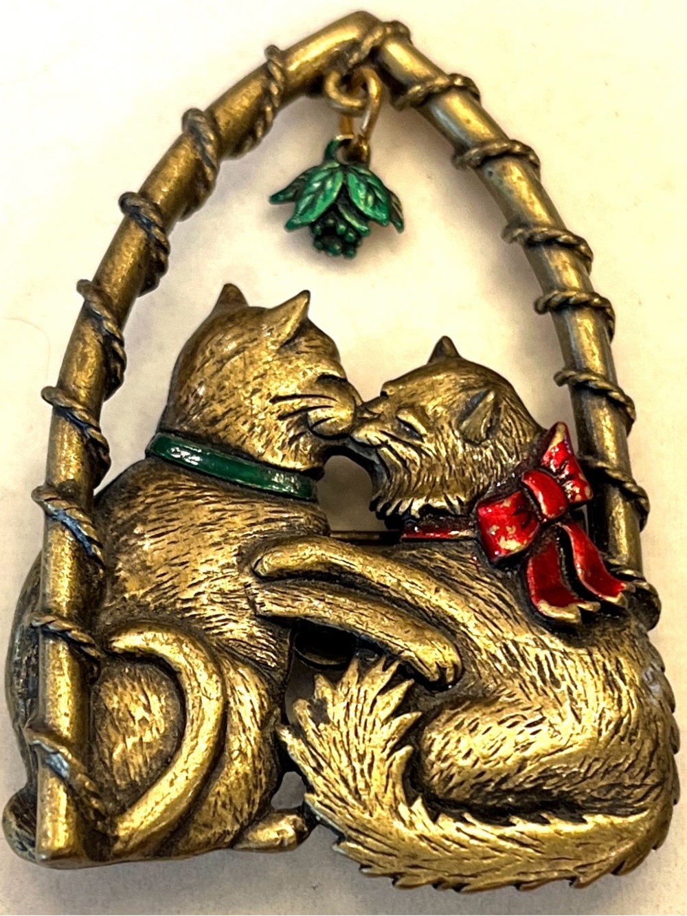 Gold-Tone JJ Jonette Signed Cat Duo Brooch wi/ Red Bow & Green Accents-Like New